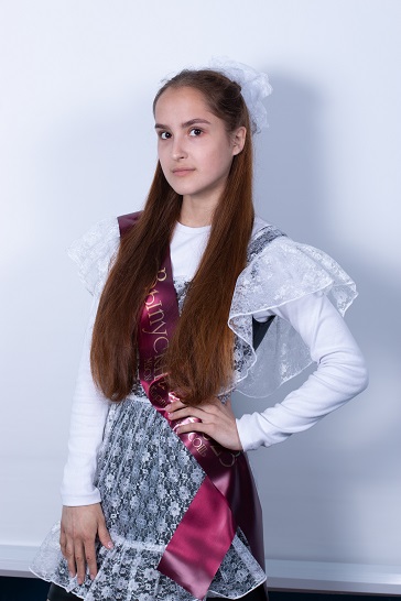 Новикова Эвелина Степановна.